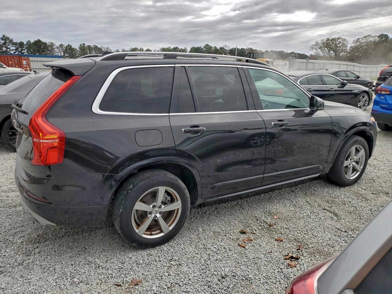 2017 VOLVO XC90