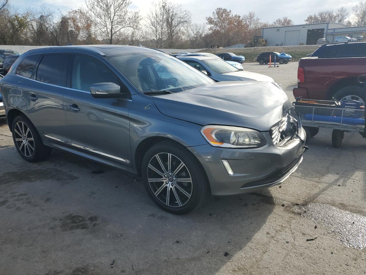 2017 VOLVO XC60