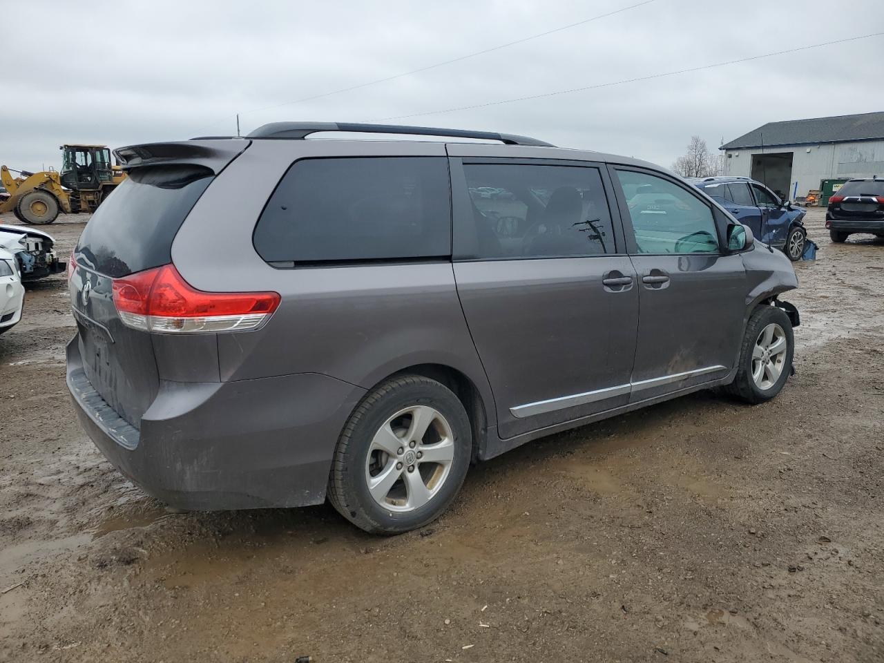 2014 TOYOTA SIENNA