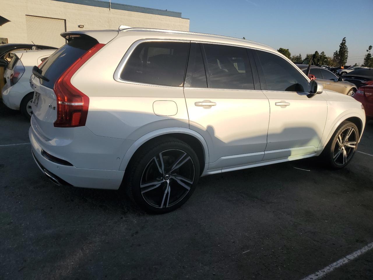 2019 VOLVO XC90