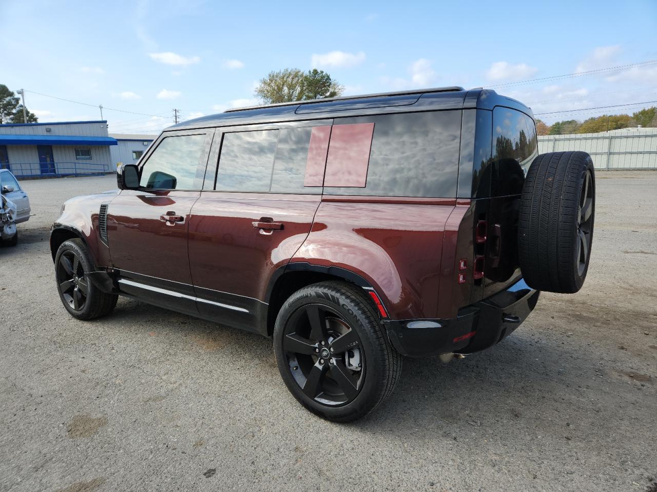 2025 LAND ROVER Defender
