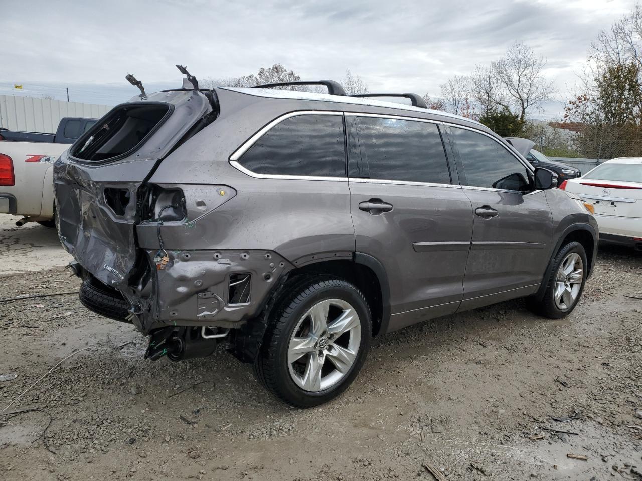 2016 TOYOTA HIGHLANDER