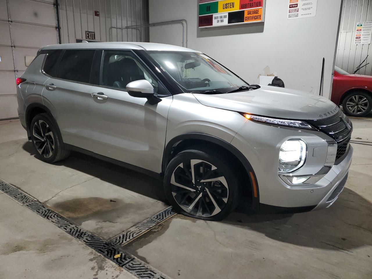 2023 MITSUBISHI outlander