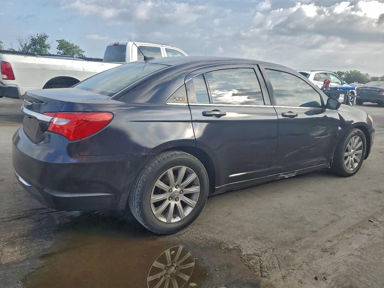 2012 CHRYSLER 200