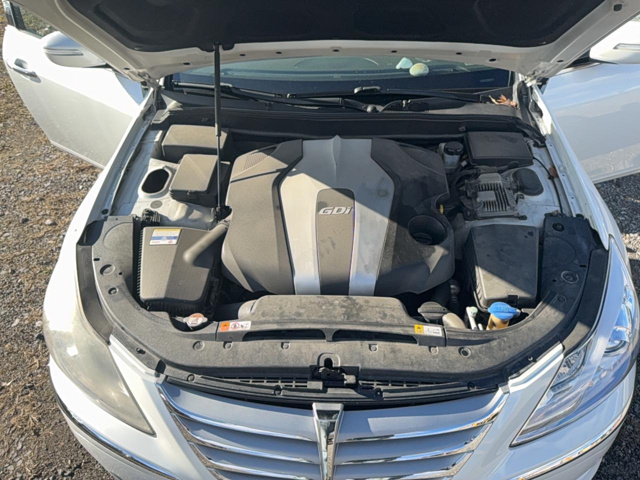 2012 HYUNDAI GENESIS