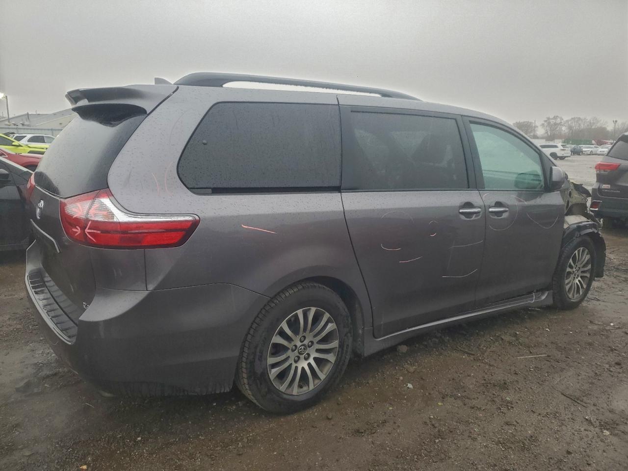 2018 TOYOTA SIENNA