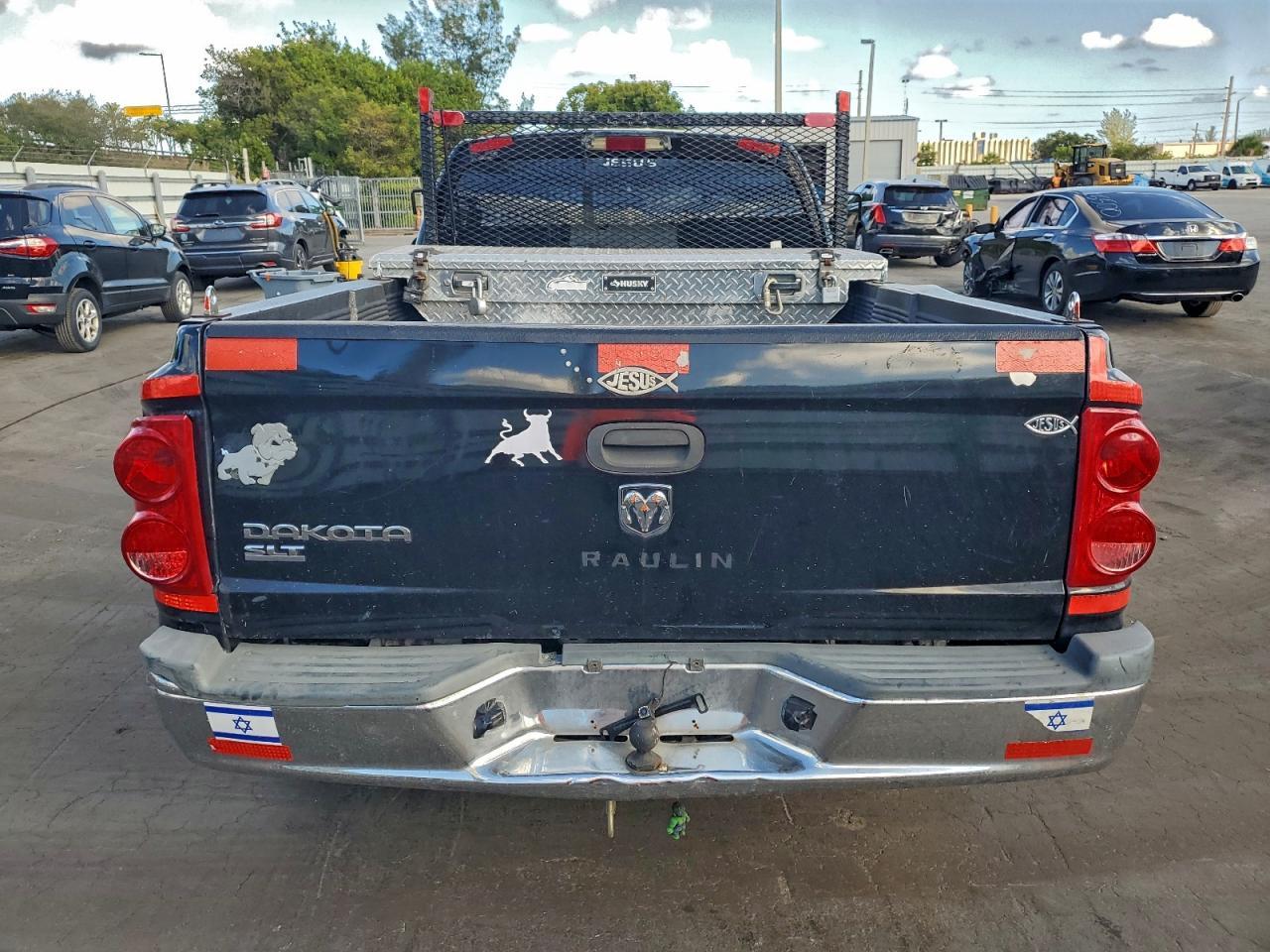 2005 DODGE Dakota