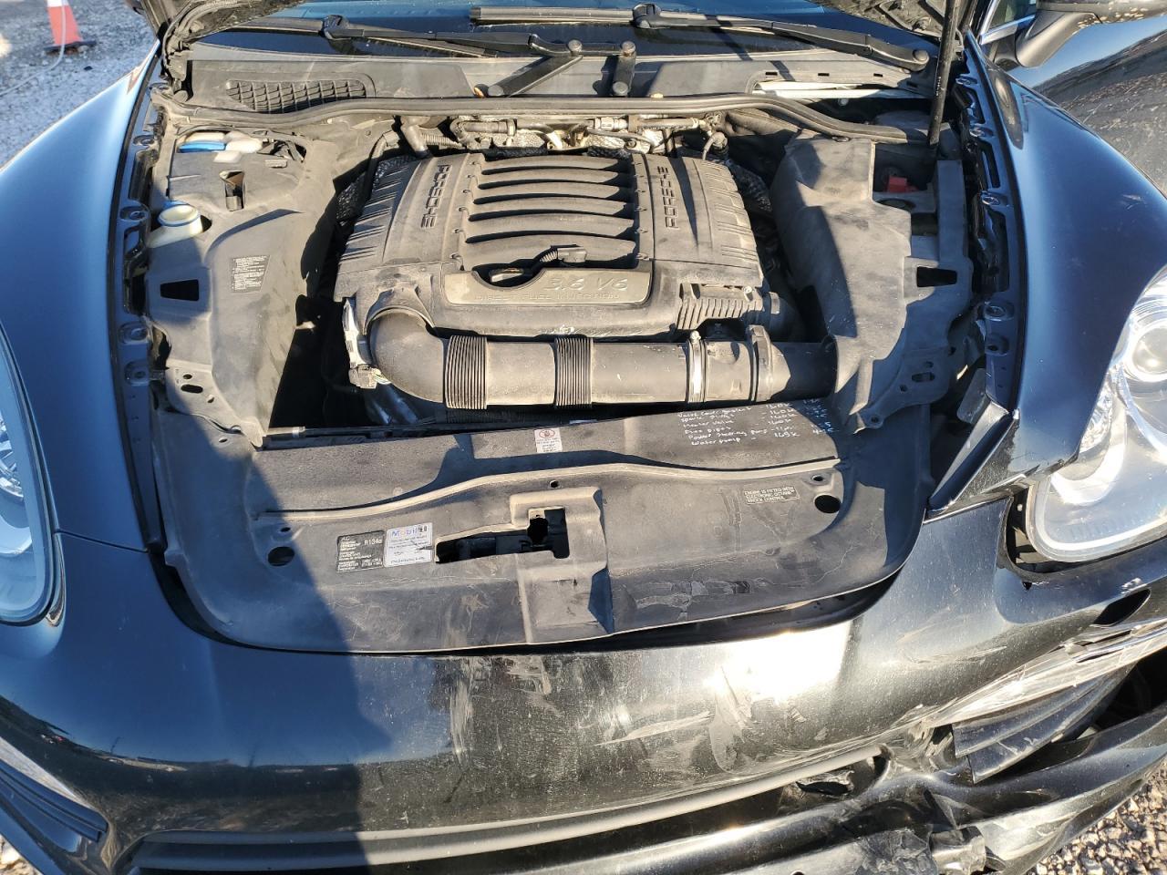 2013 PORSCHE CAYENNE