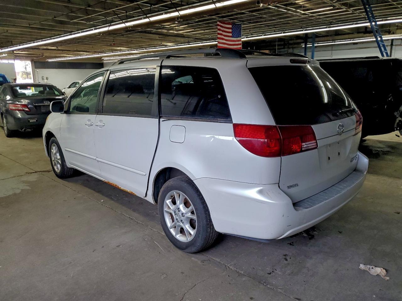 2005 TOYOTA SIENNA