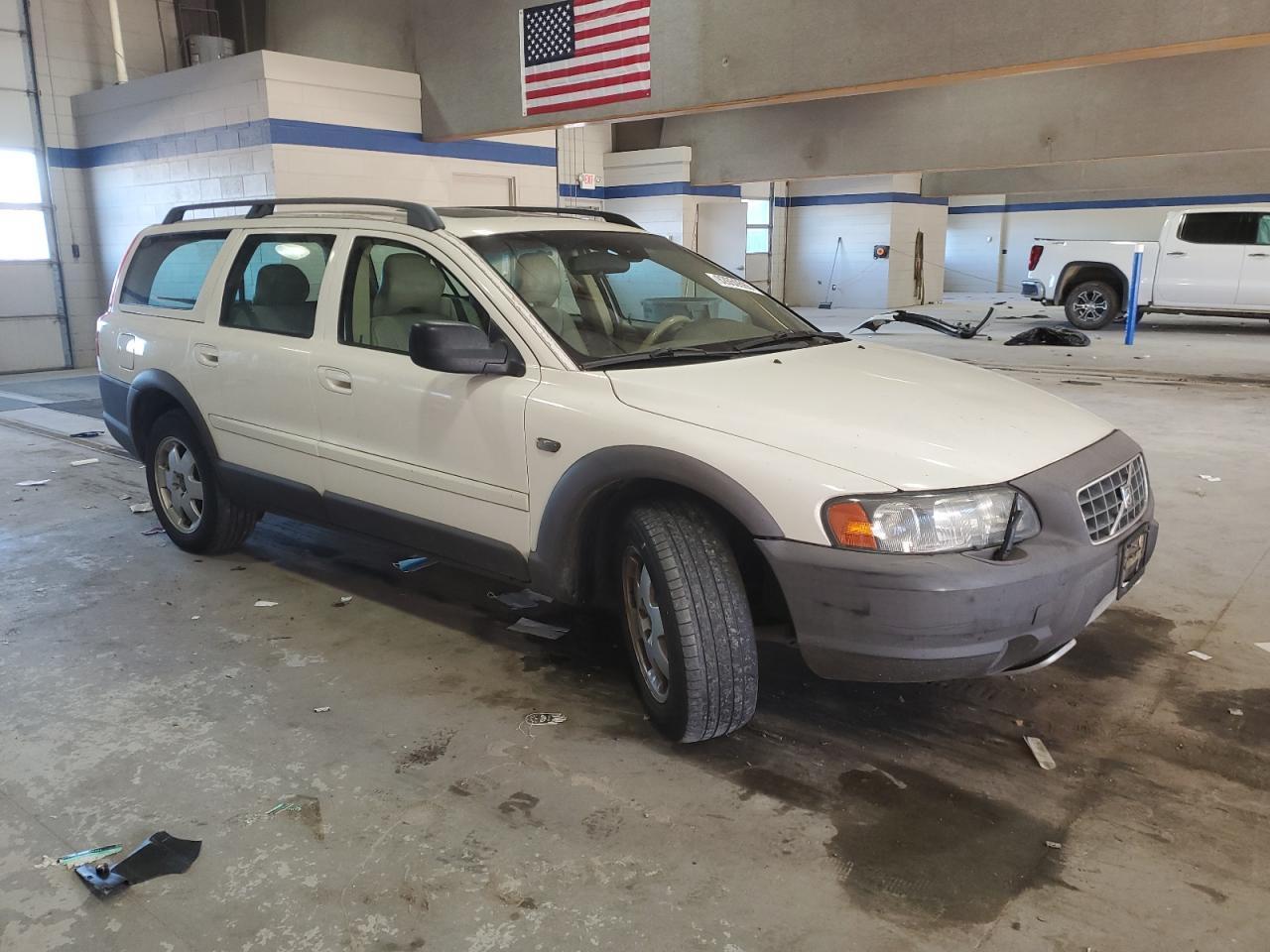 2003 VOLVO XC70