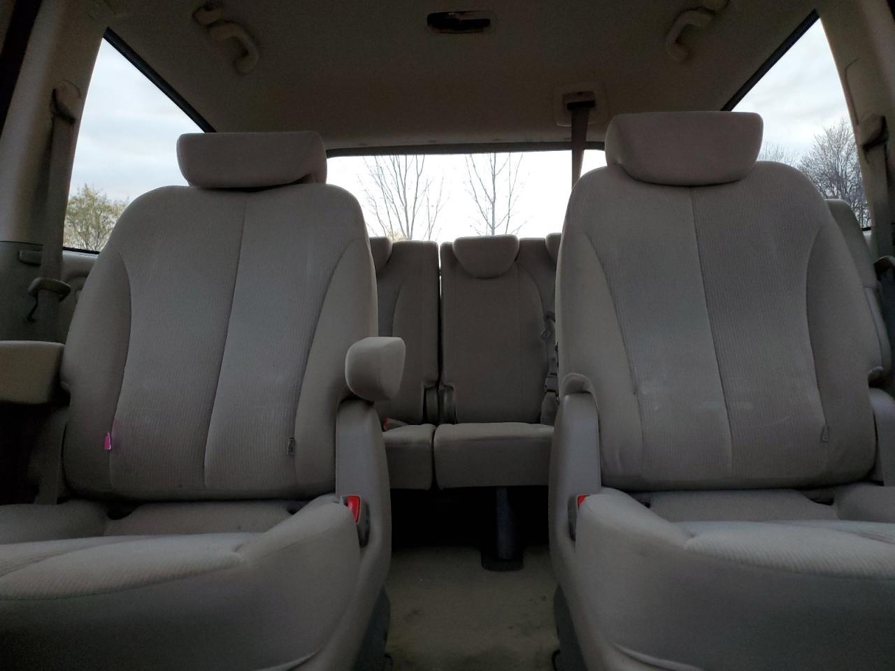 2009 KIA SEDONA