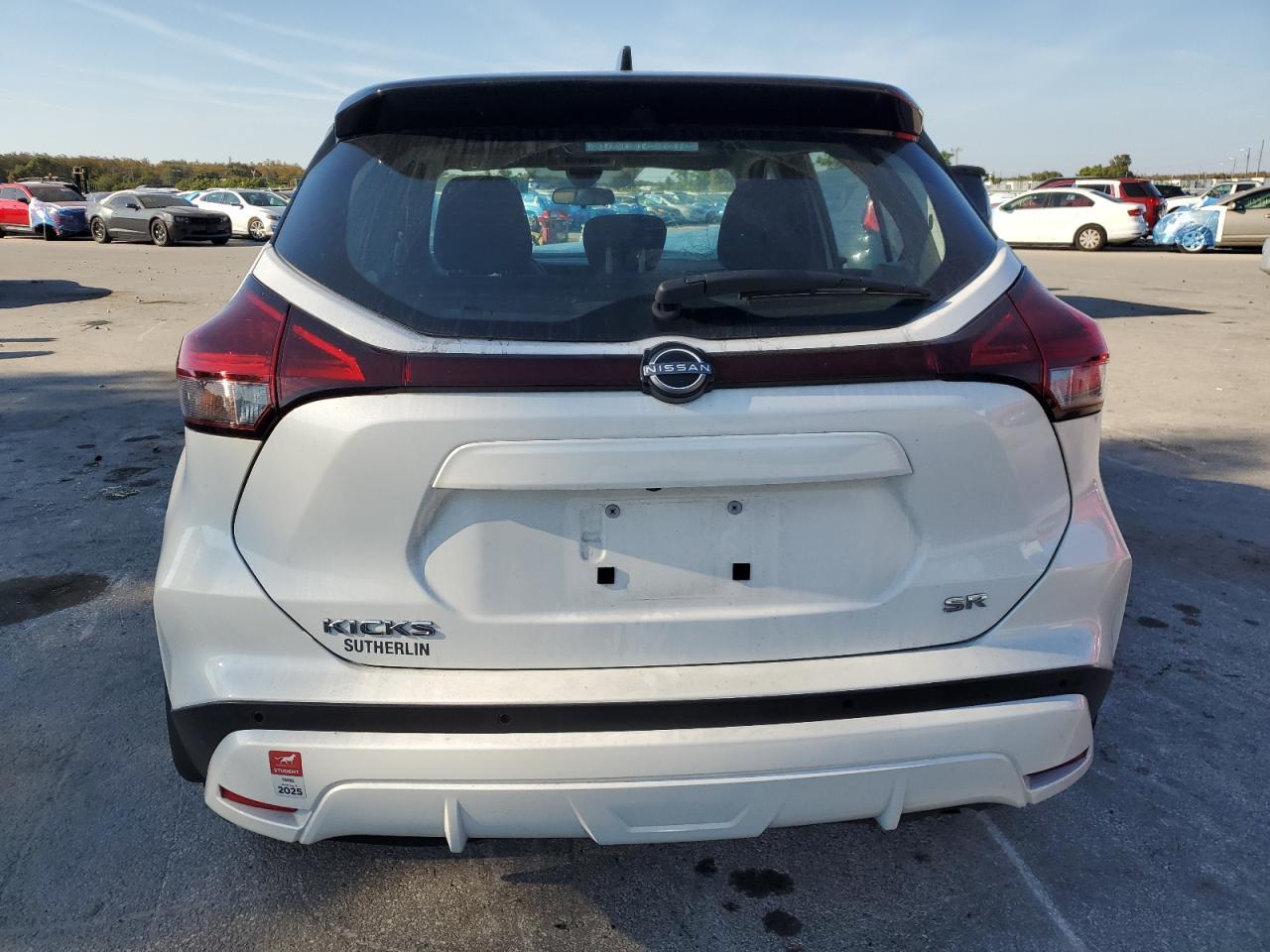 2024 NISSAN KICKS