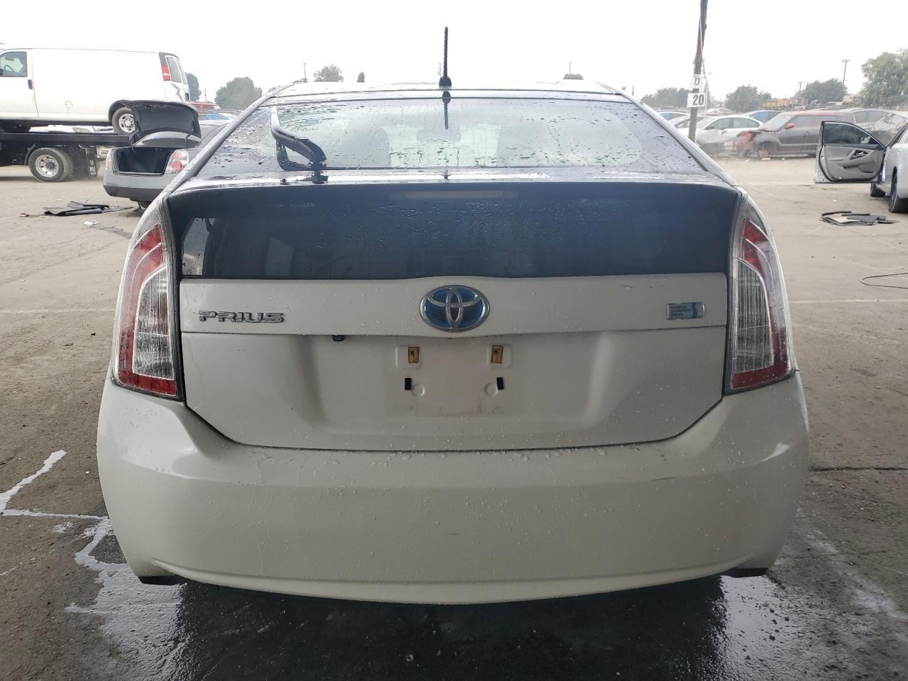 2015 TOYOTA PRIUS