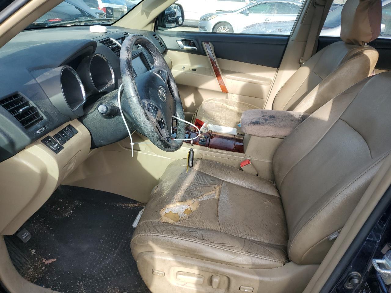 2011 TOYOTA HIGHLANDER