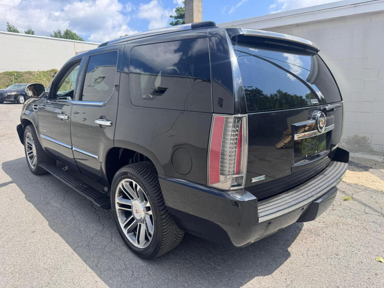 2012 CADILLAC ESCALADE