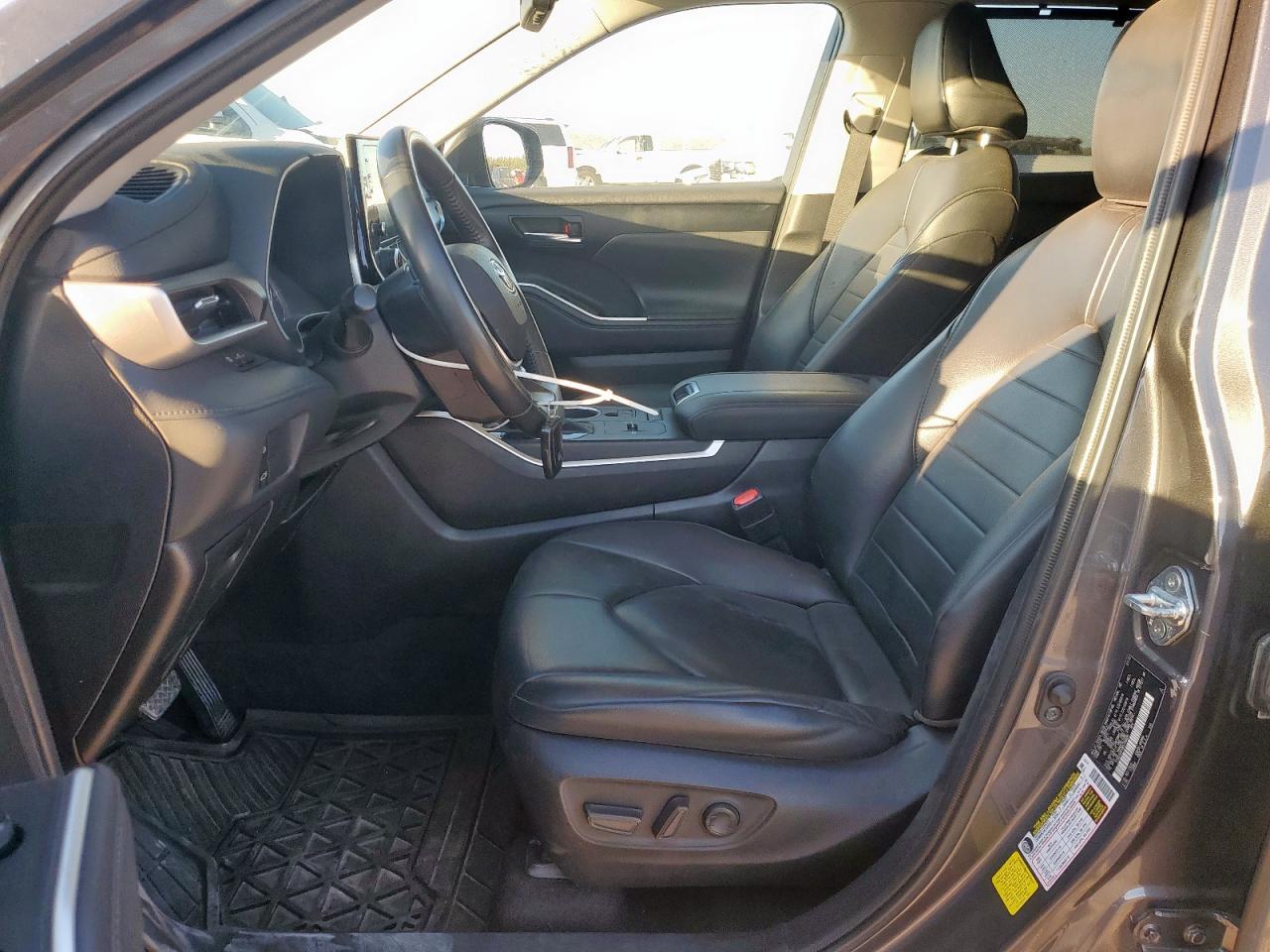 2022 TOYOTA HIGHLANDER