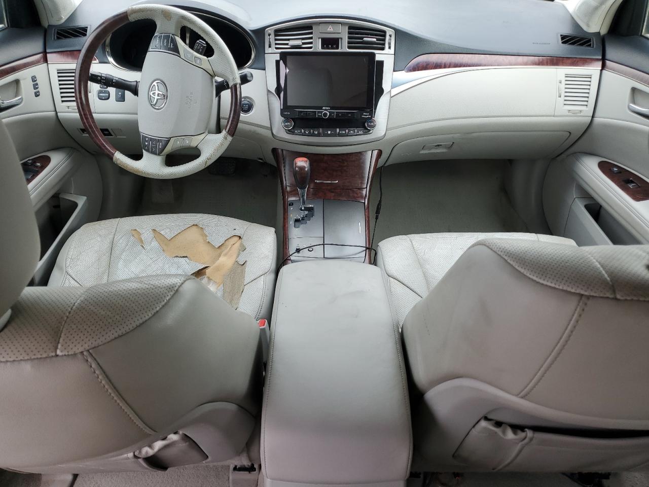 2011 TOYOTA Avalon
