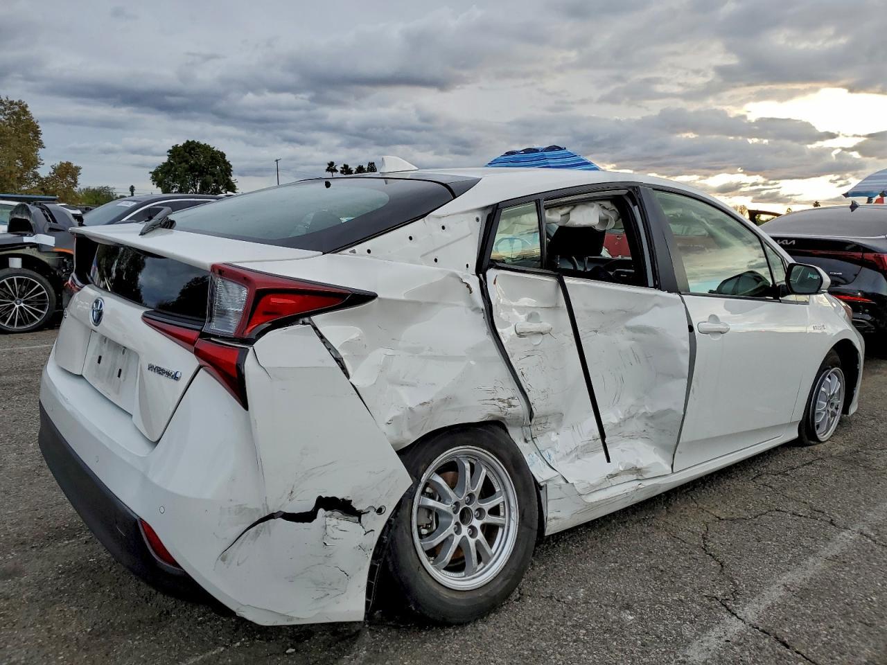 2019 TOYOTA PRIUS