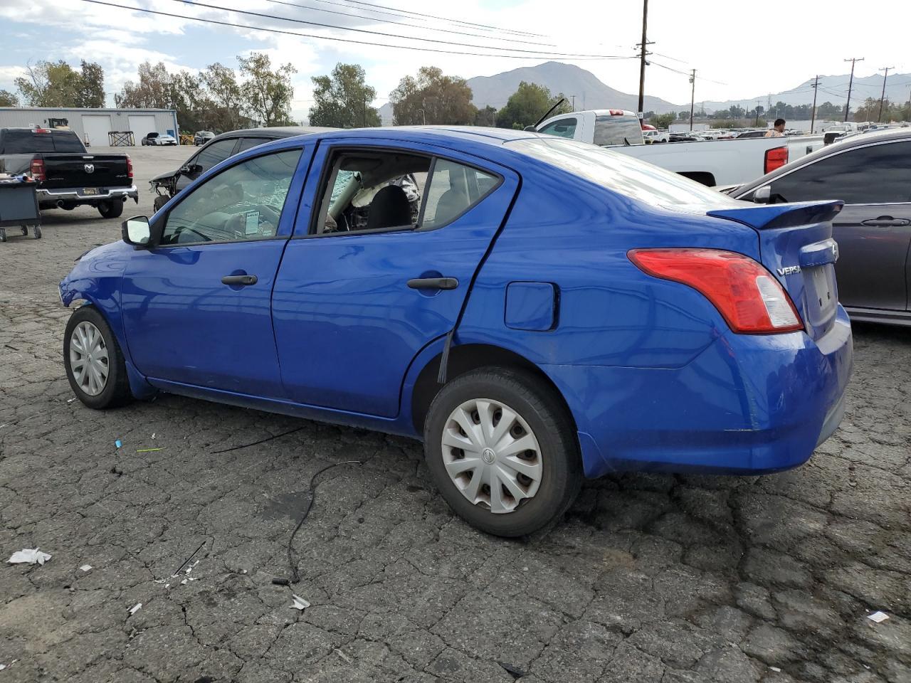 2017 NISSAN VERSA