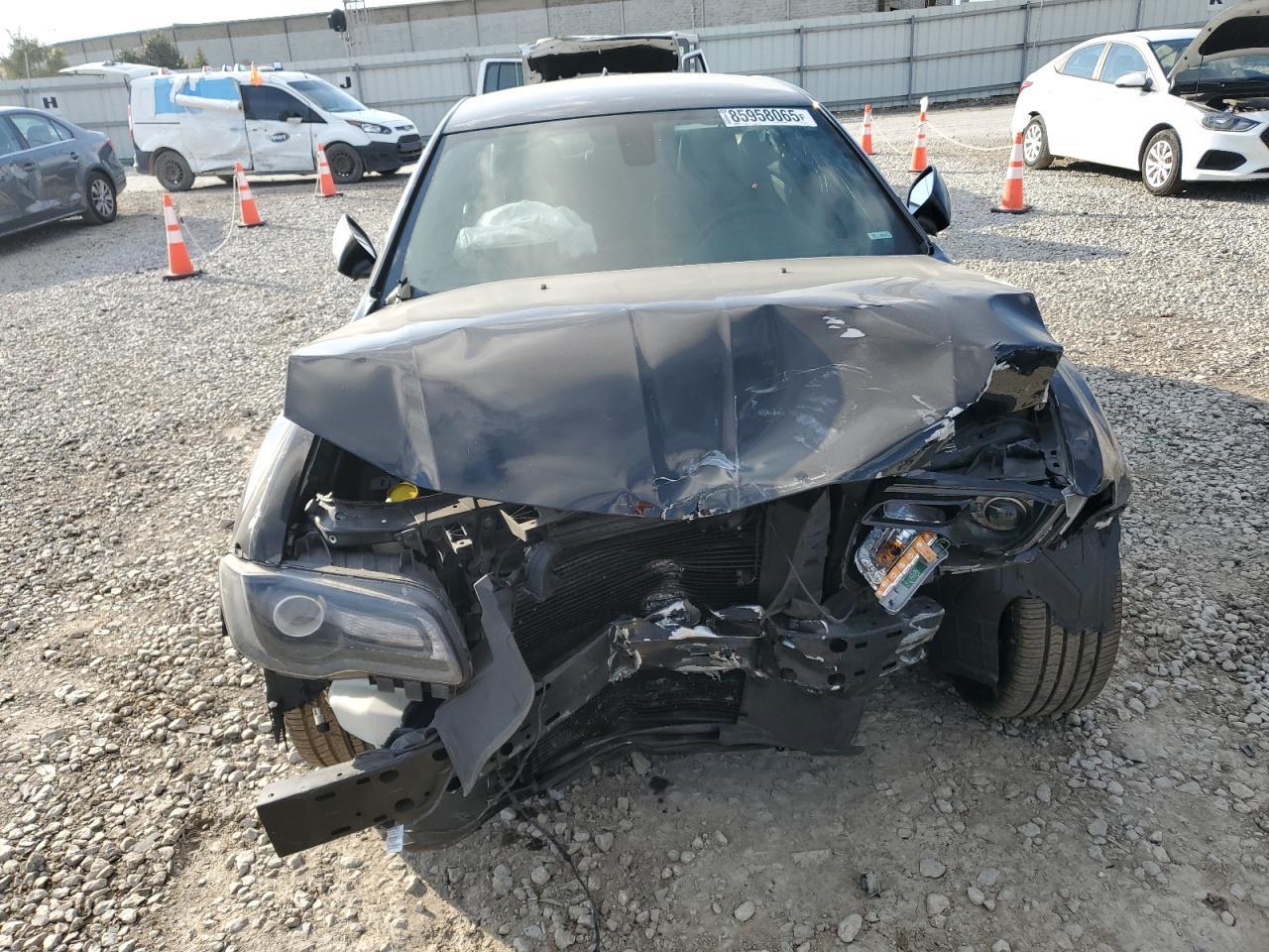 2019 CHRYSLER 300