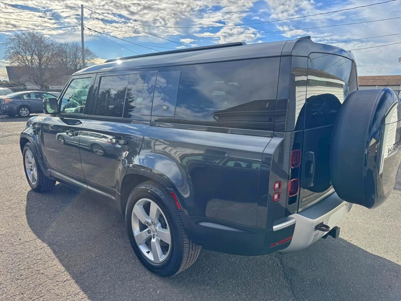 2023 LAND ROVER Defender
