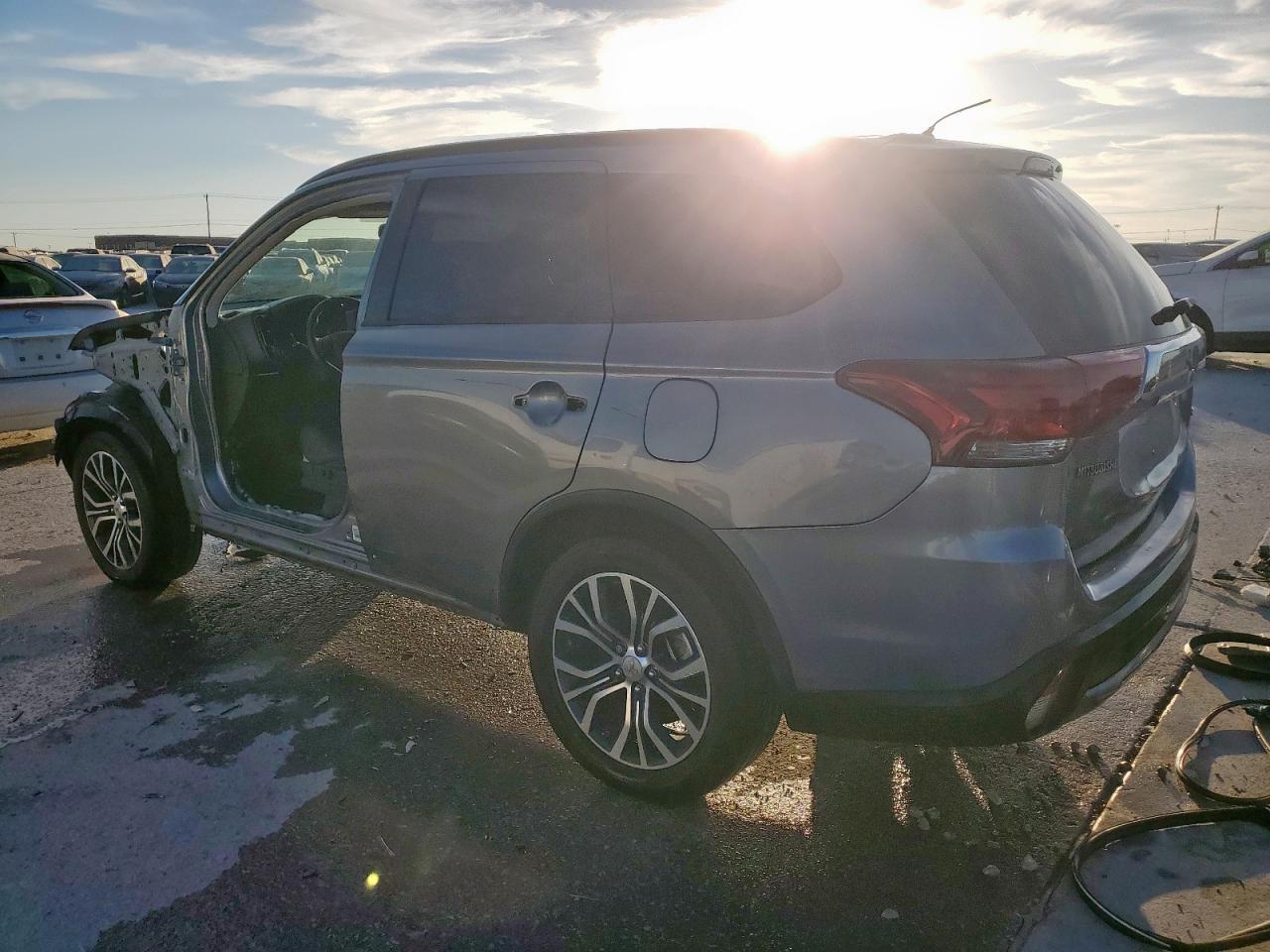 2016 MITSUBISHI outlander
