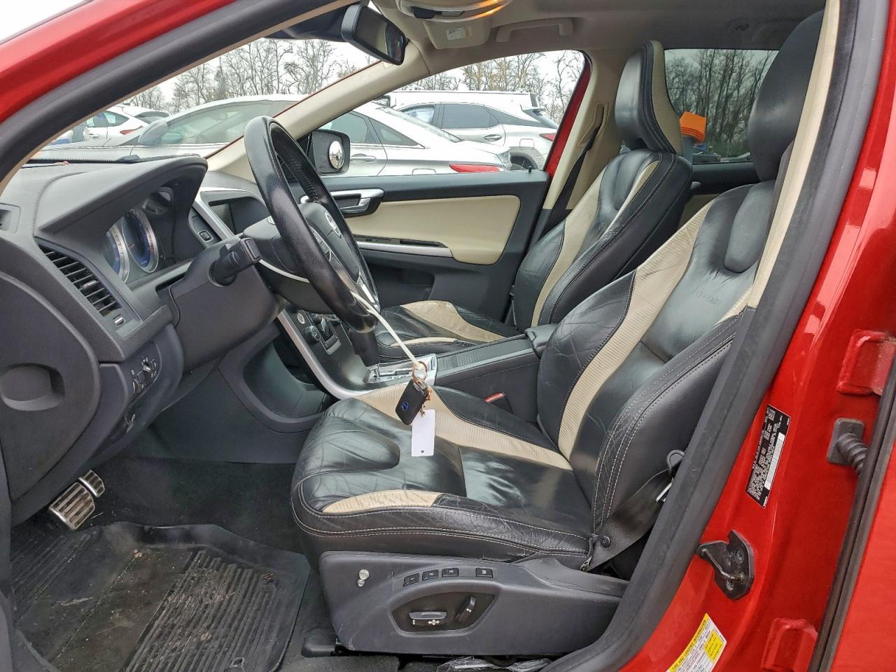 2012 VOLVO XC60