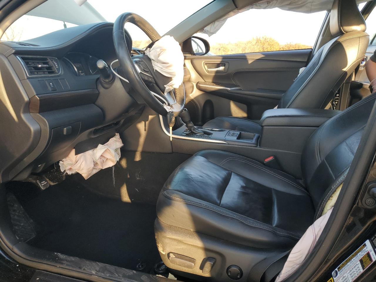 2016 TOYOTA CAMRY