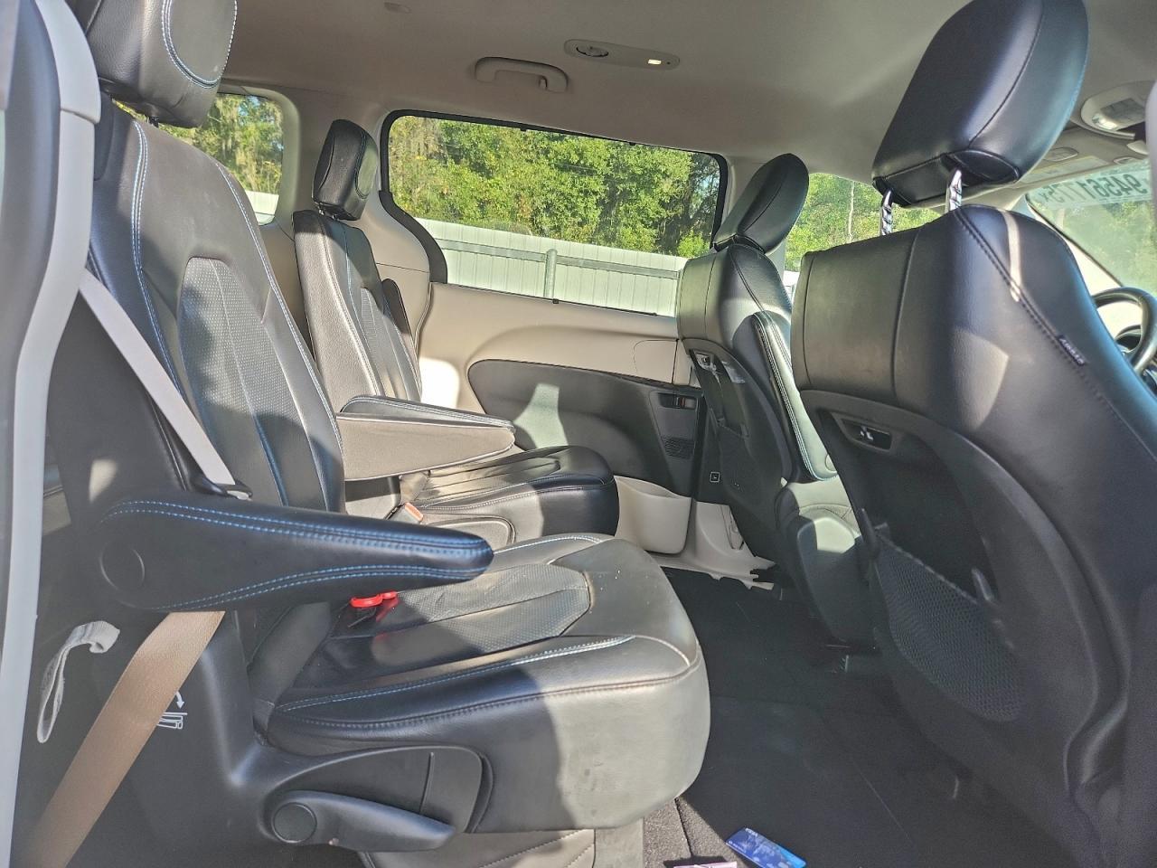 2021 CHRYSLER Pacifica