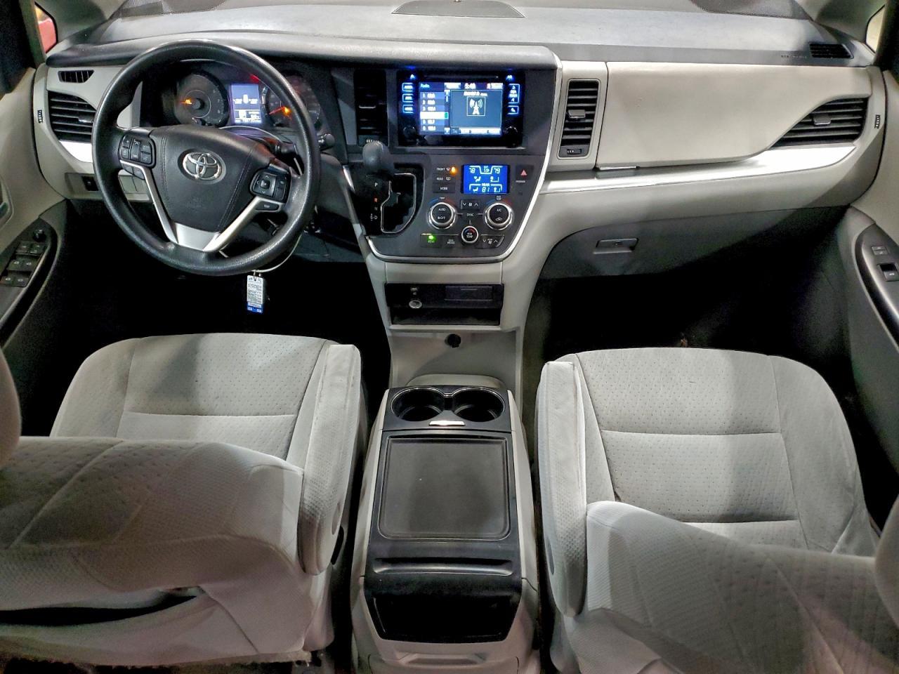 2015 TOYOTA SIENNA