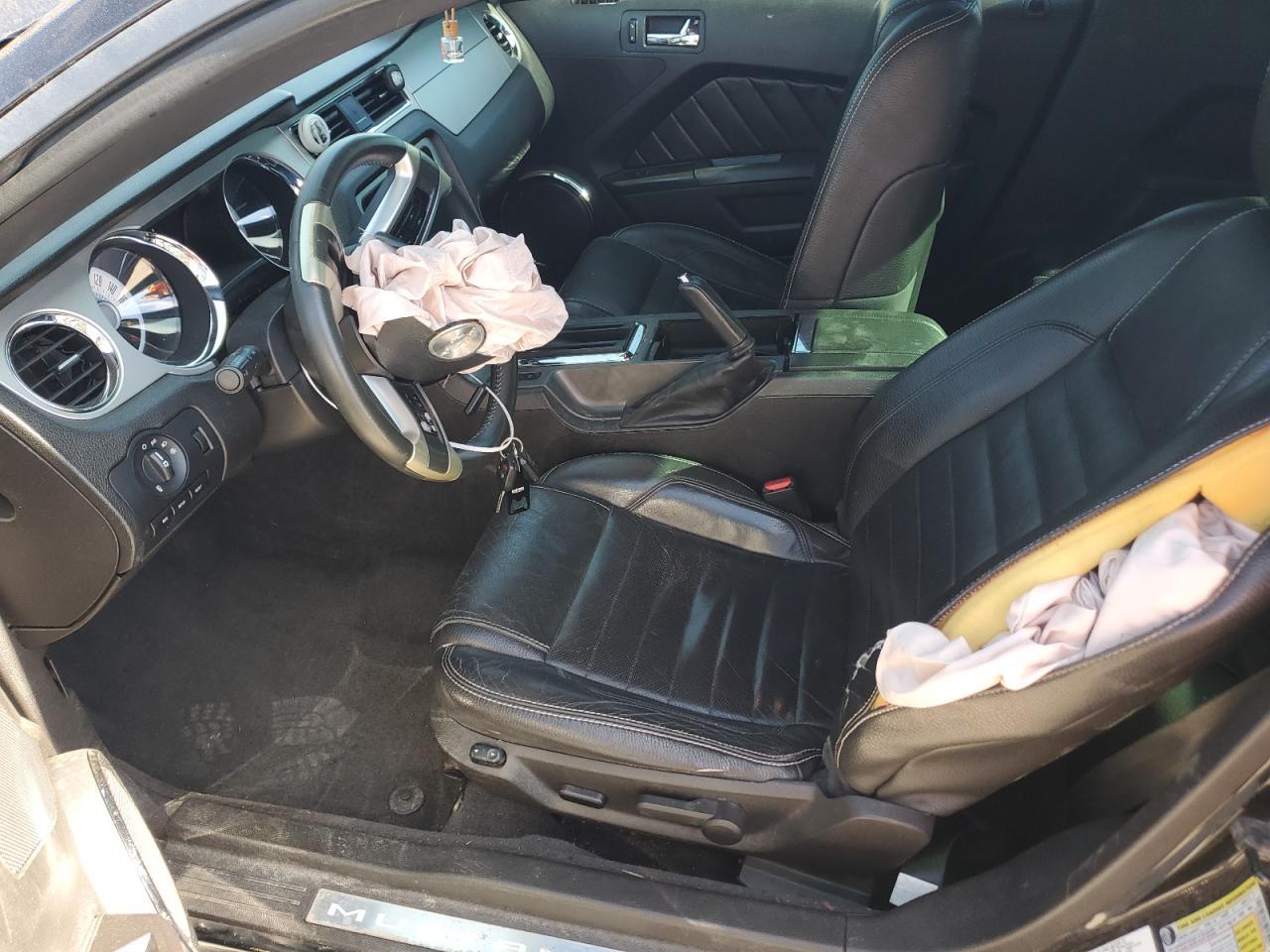 2011 FORD MUSTANG