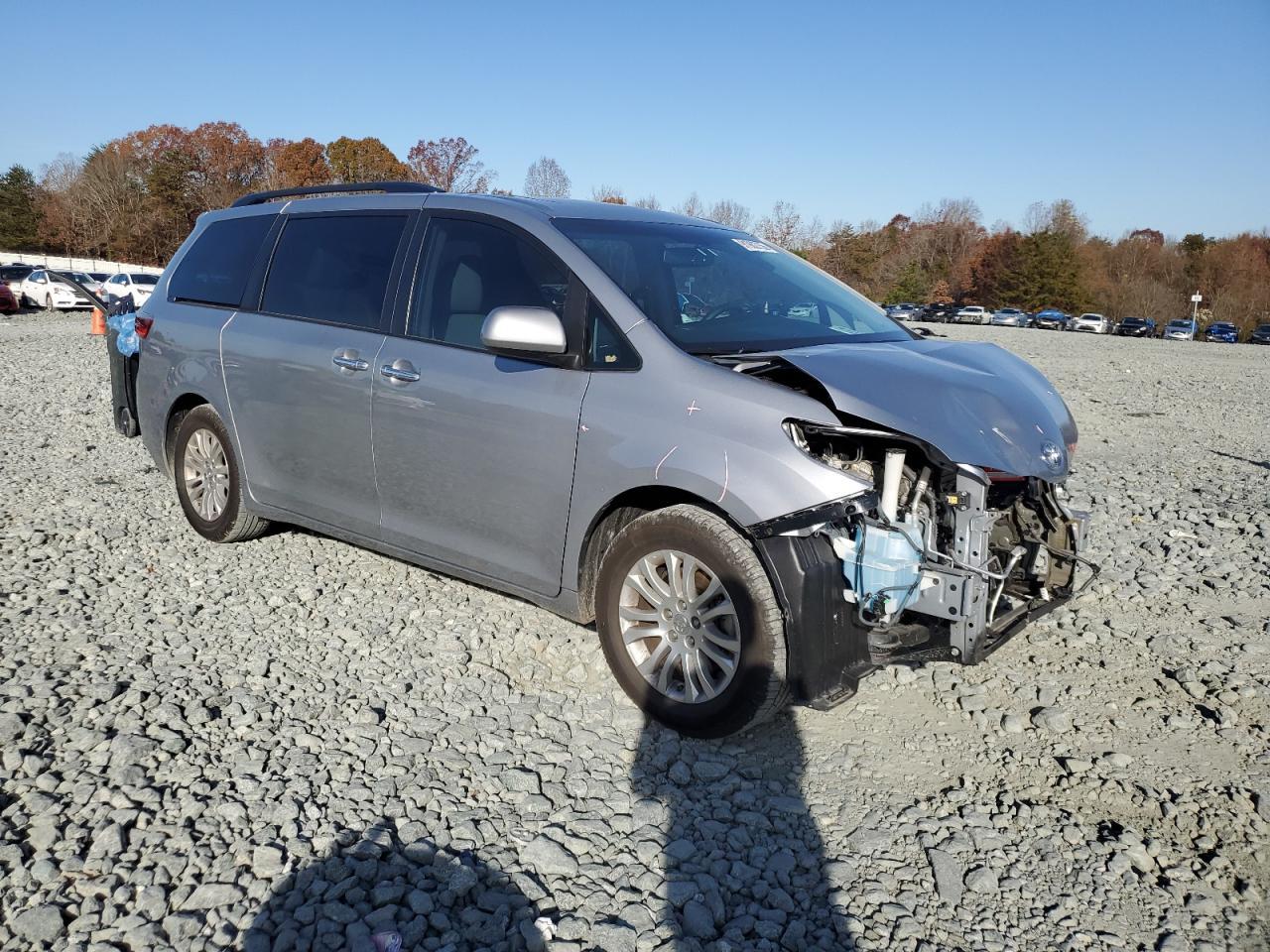 2016 TOYOTA SIENNA