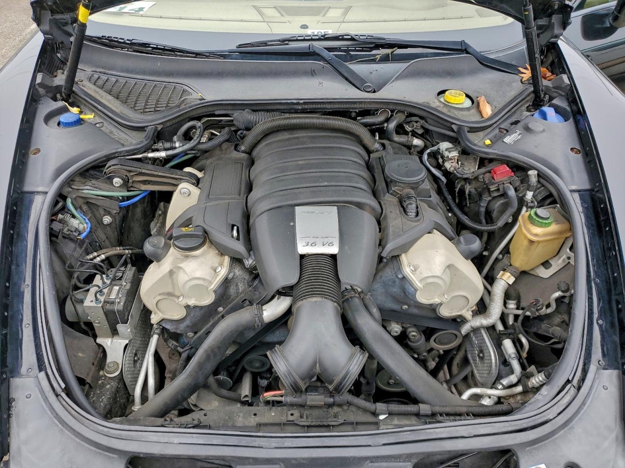 2011 PORSCHE Panamera