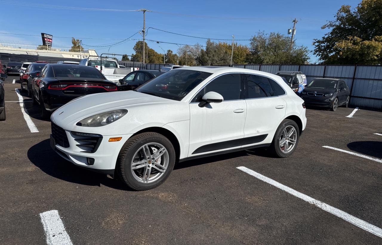2017 PORSCHE Macan