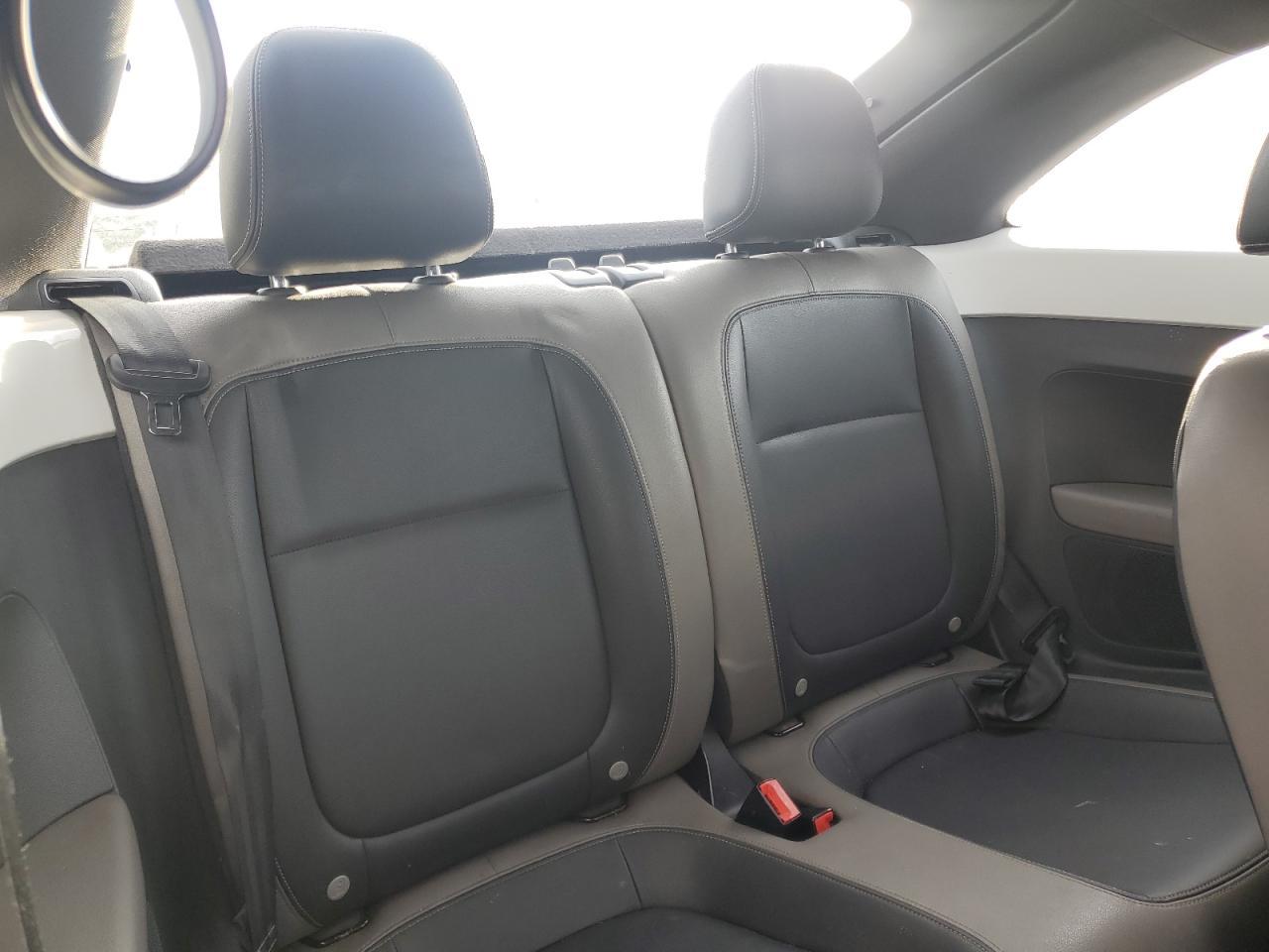 2013 VOLKSWAGEN Beetle