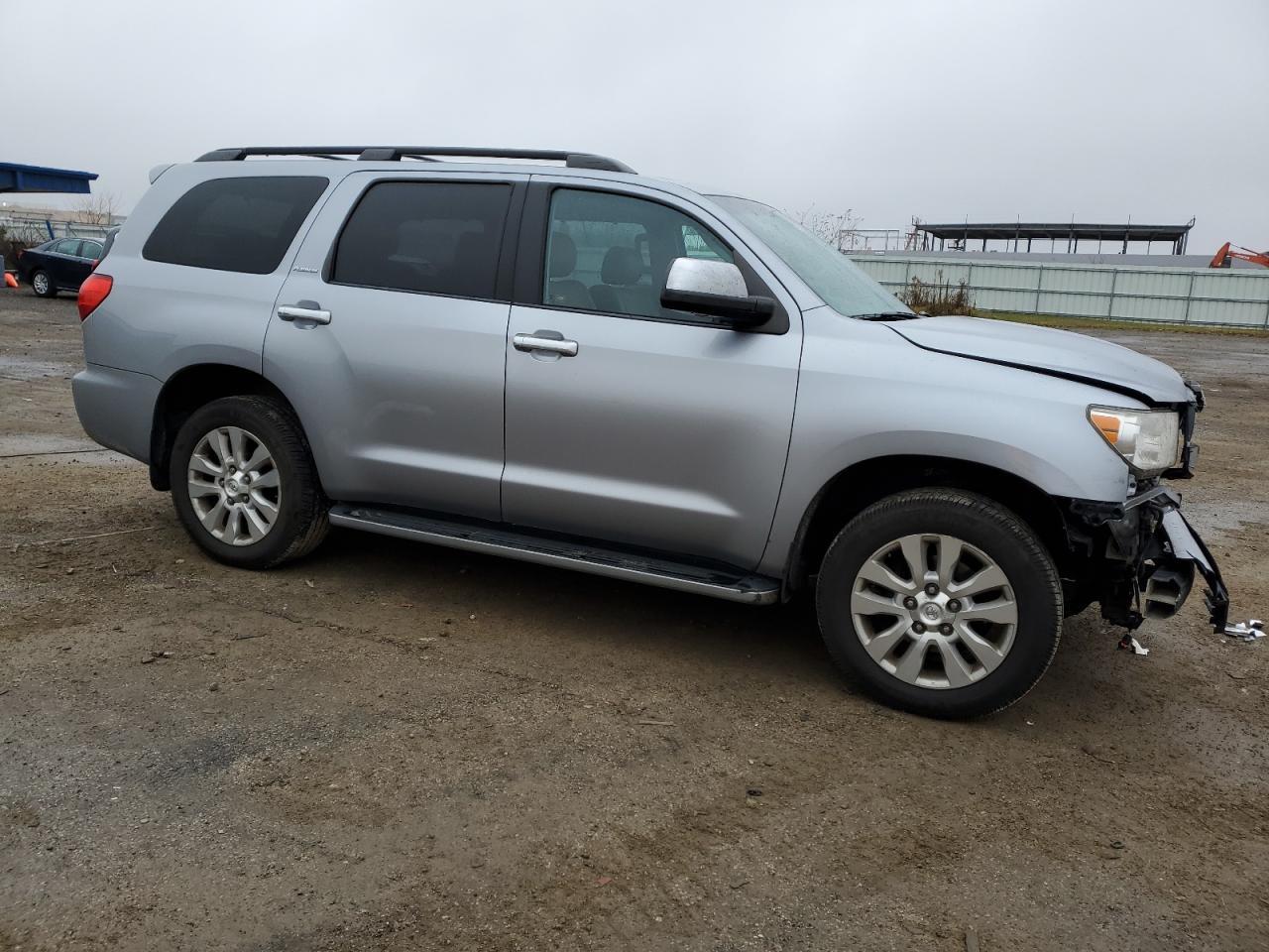 2013 TOYOTA Sequoia
