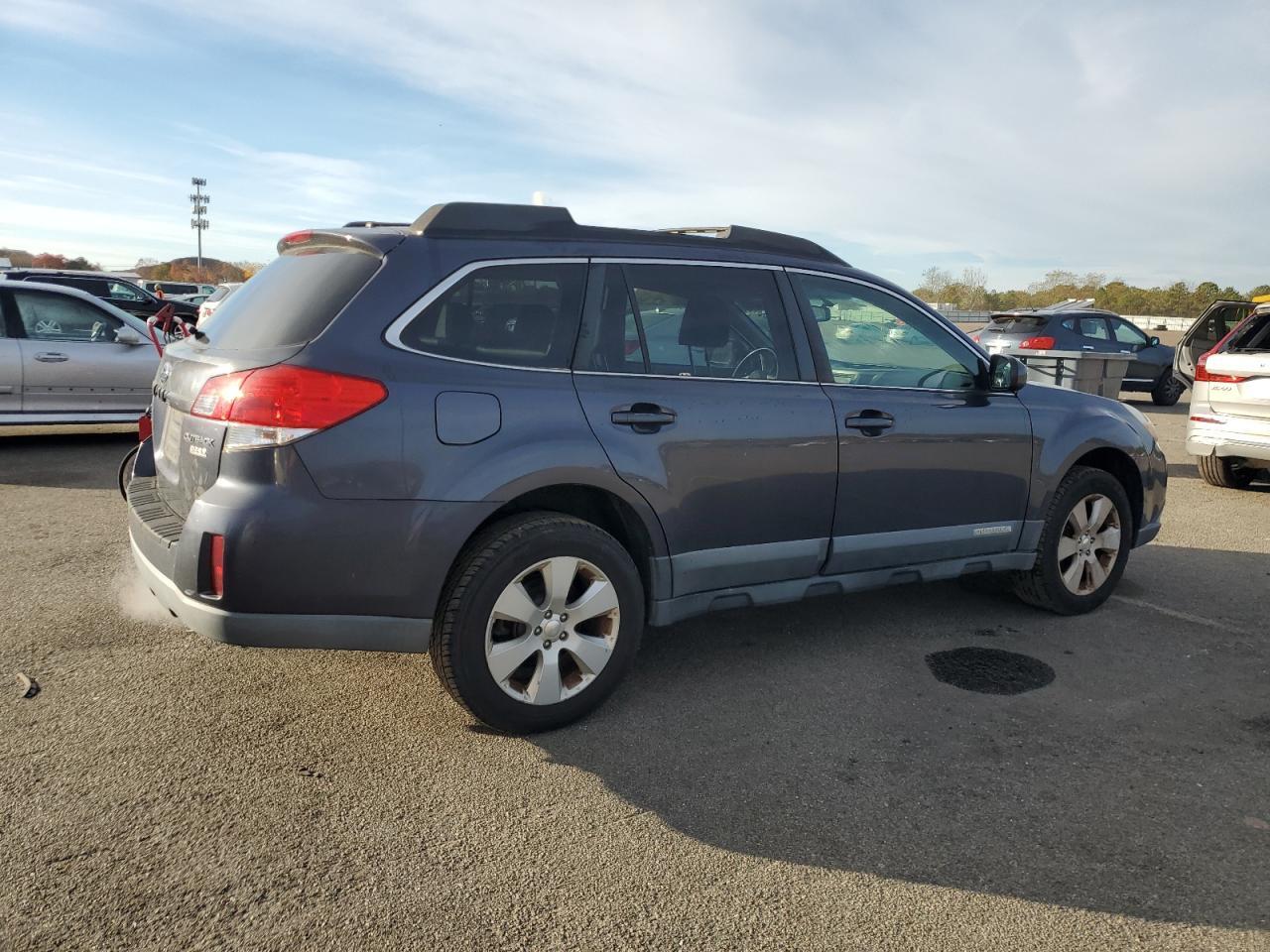 2010 SUBARU Outback