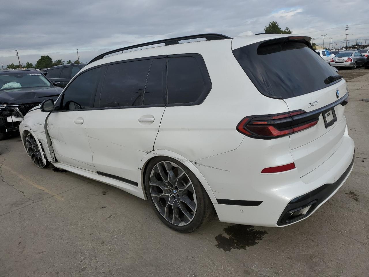 2025 BMW X7