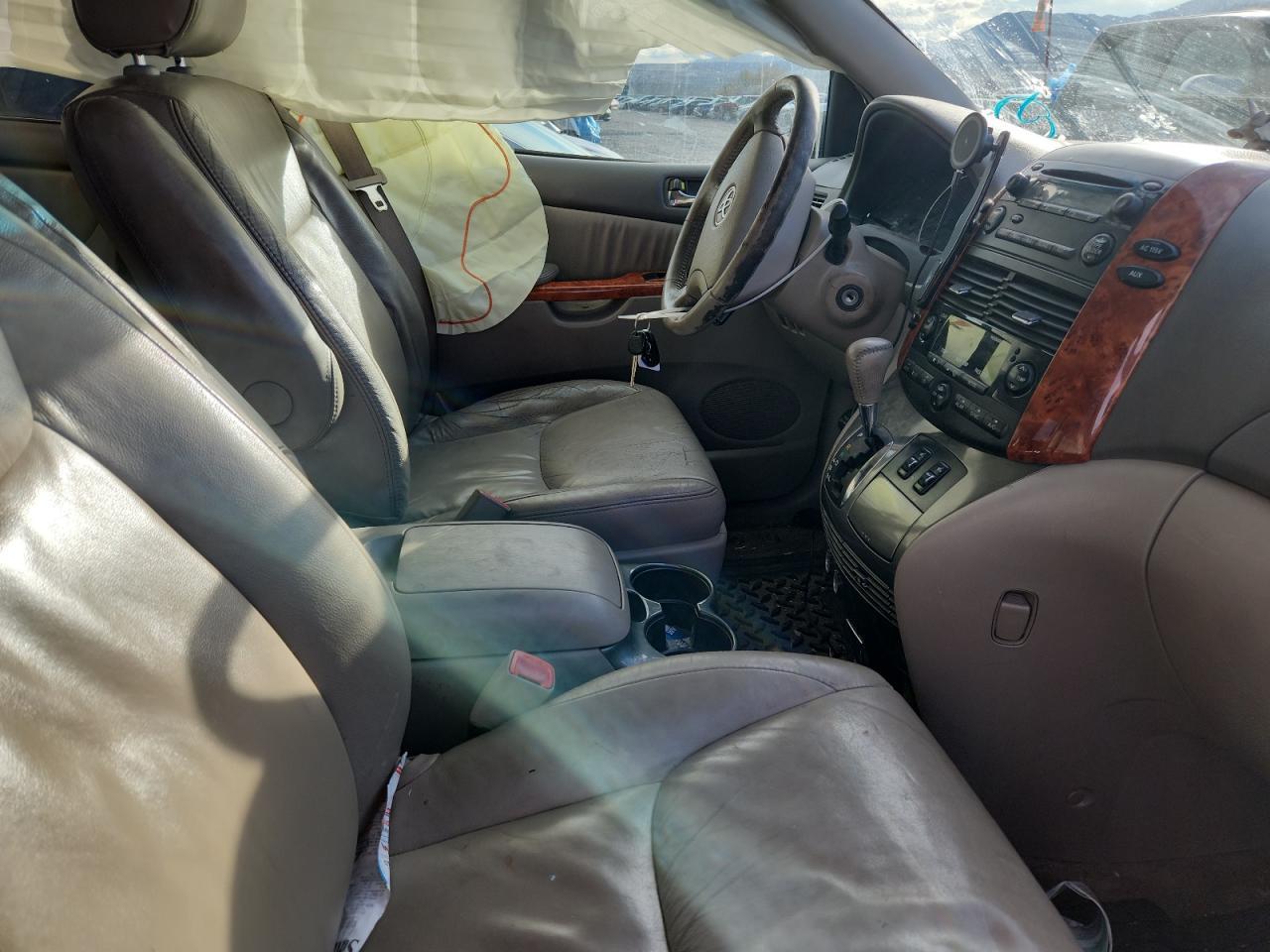 2008 TOYOTA SIENNA