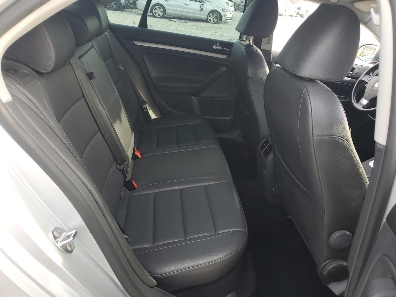 2009 VOLKSWAGEN JETTA