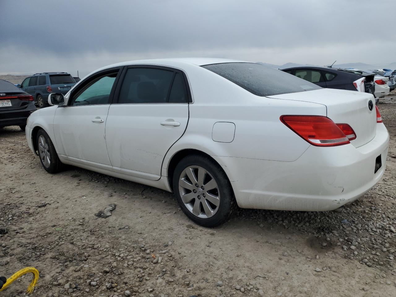 2005 TOYOTA Avalon