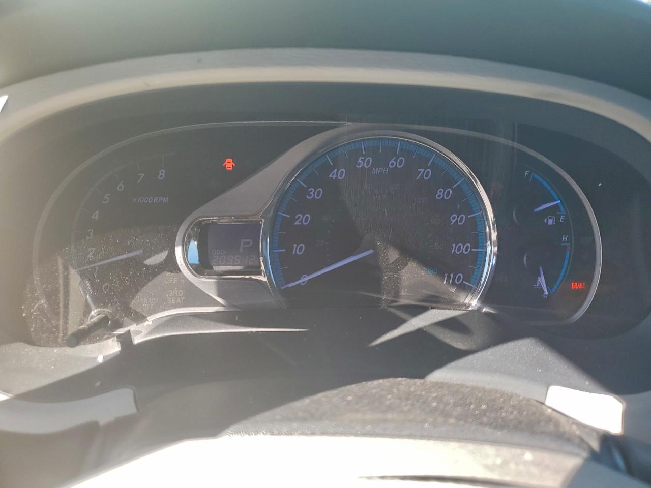 2011 TOYOTA SIENNA