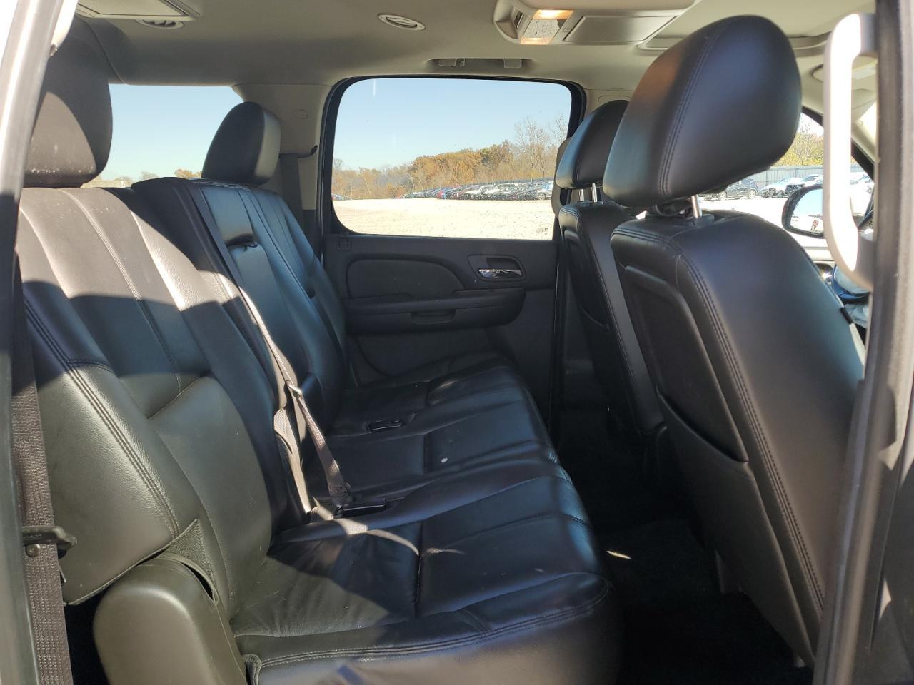 2014 CHEVROLET Suburban