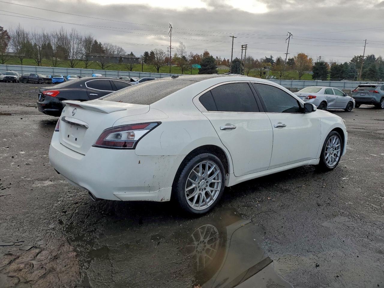 2012 NISSAN Maxima
