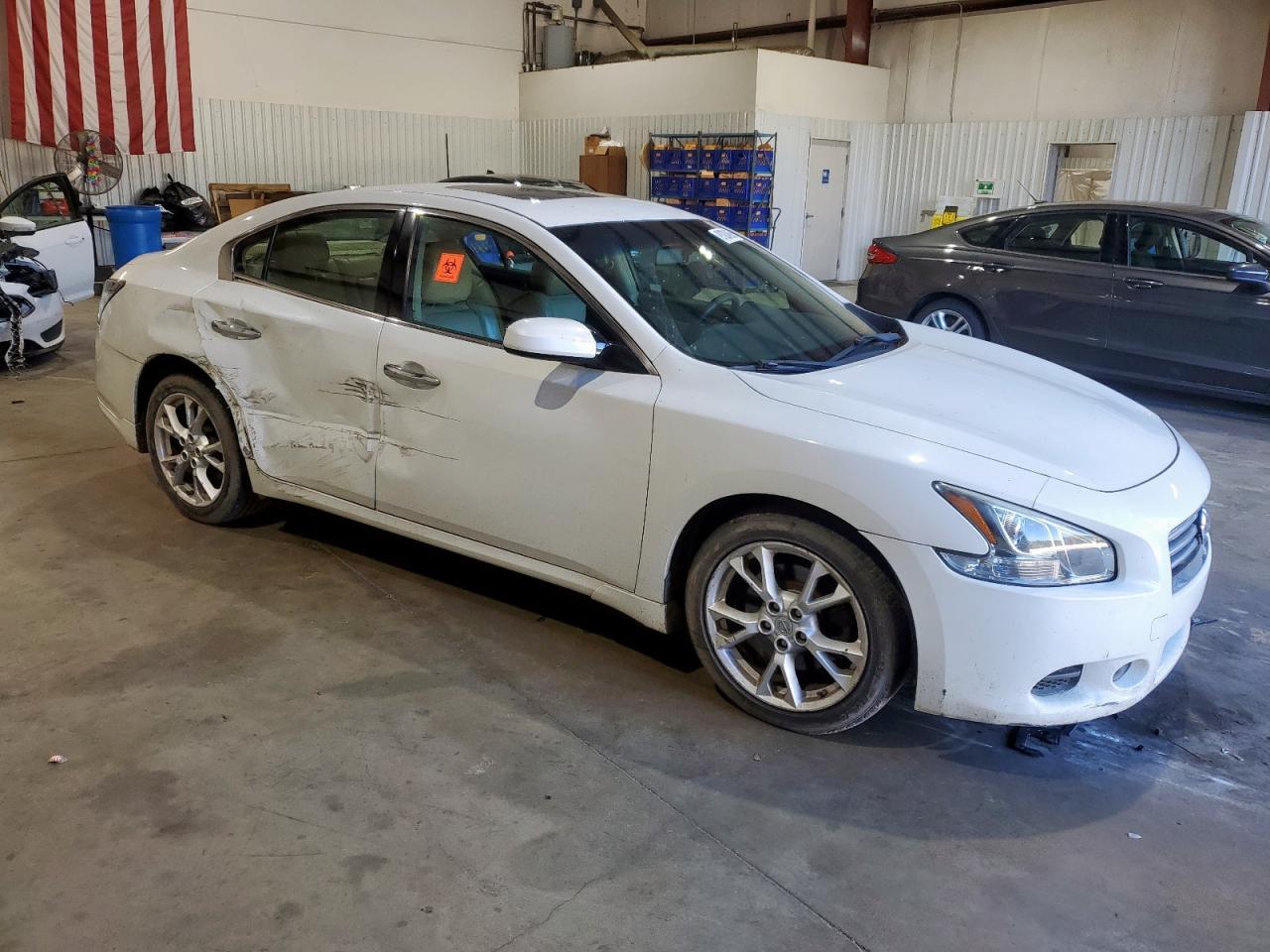 2012 NISSAN Maxima