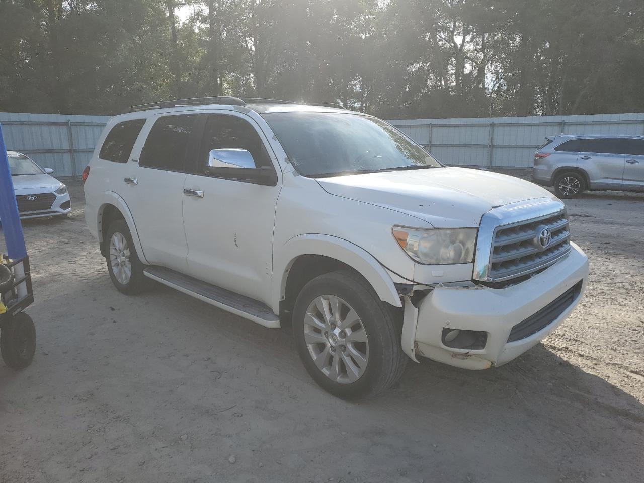 2012 TOYOTA Sequoia