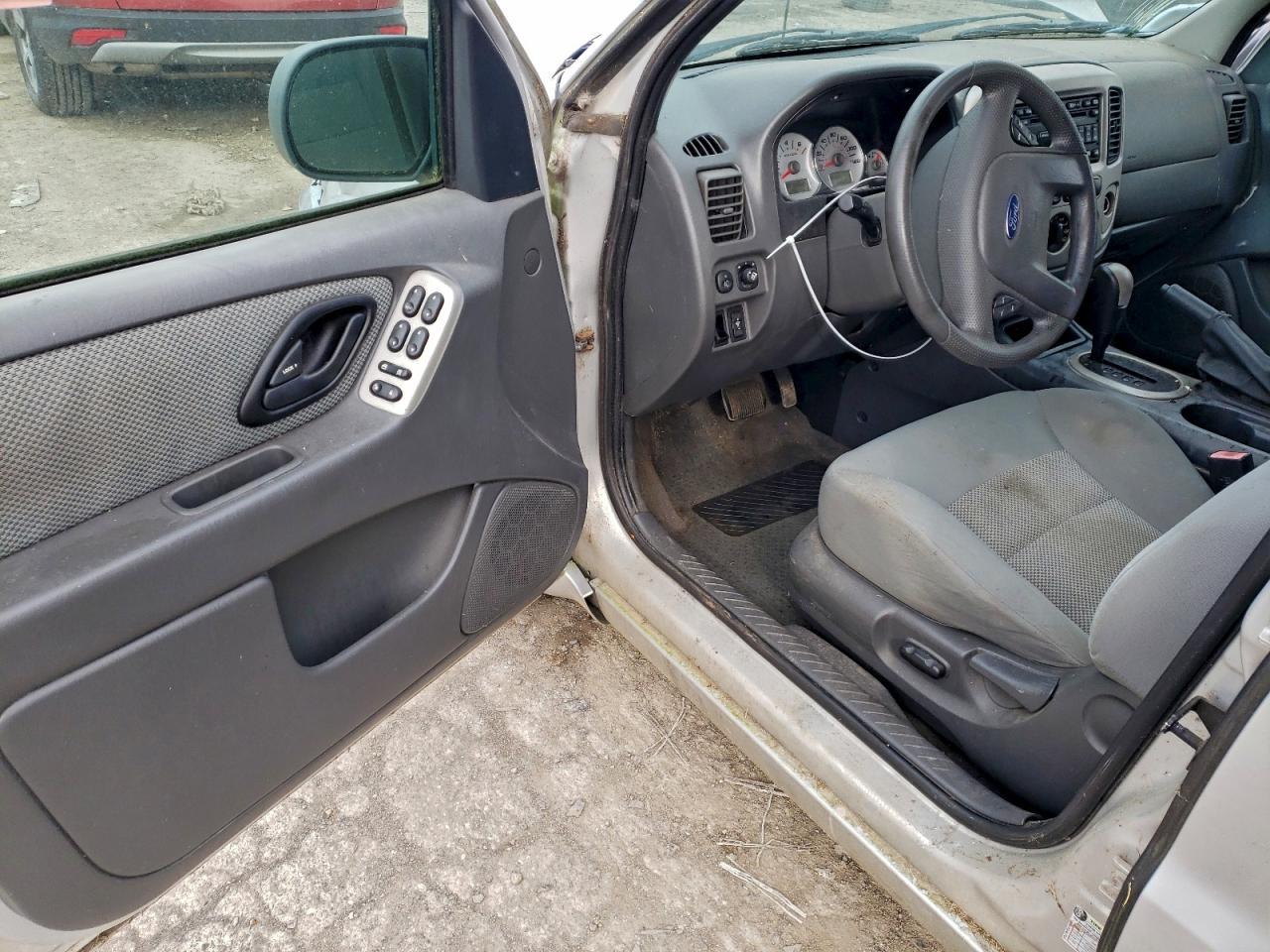 2006 FORD ESCAPE