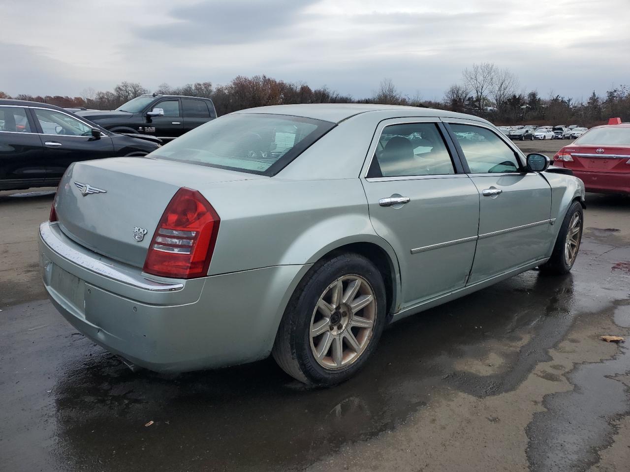 2005 CHRYSLER 300