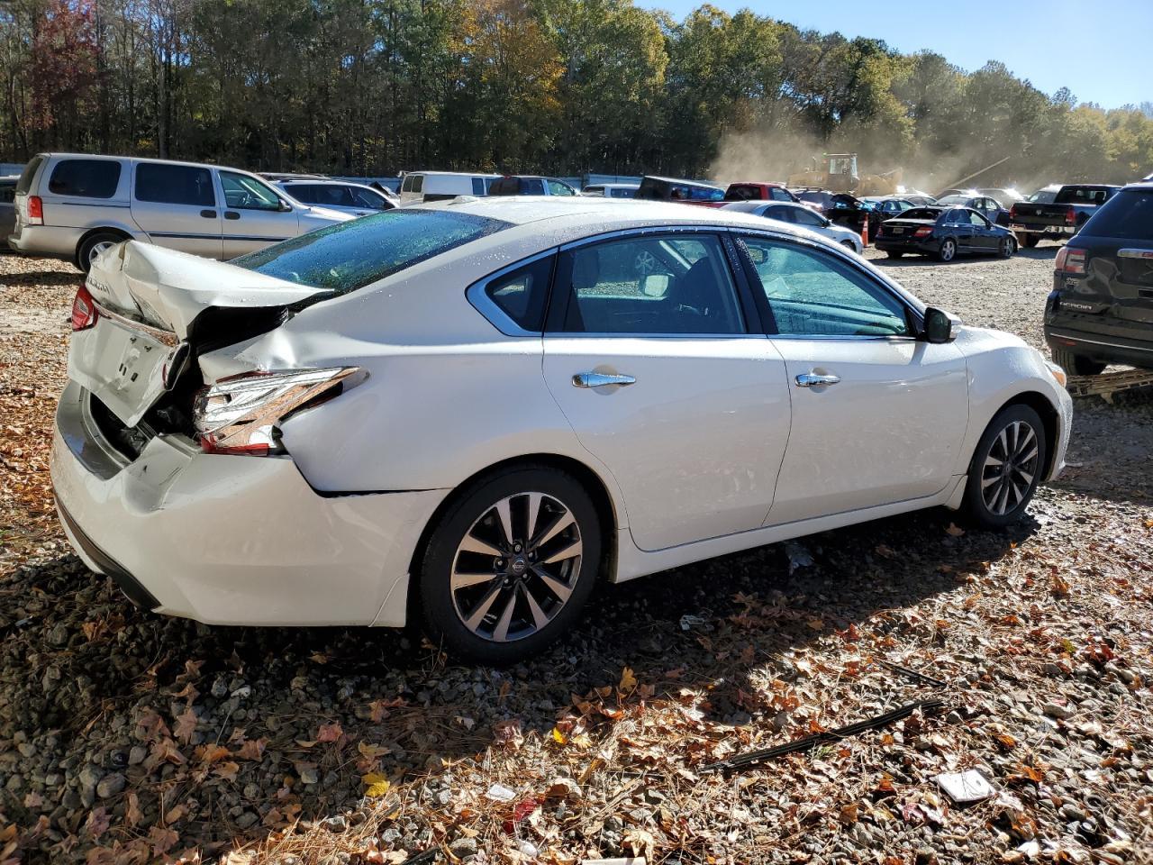 2017 NISSAN ALTIMA