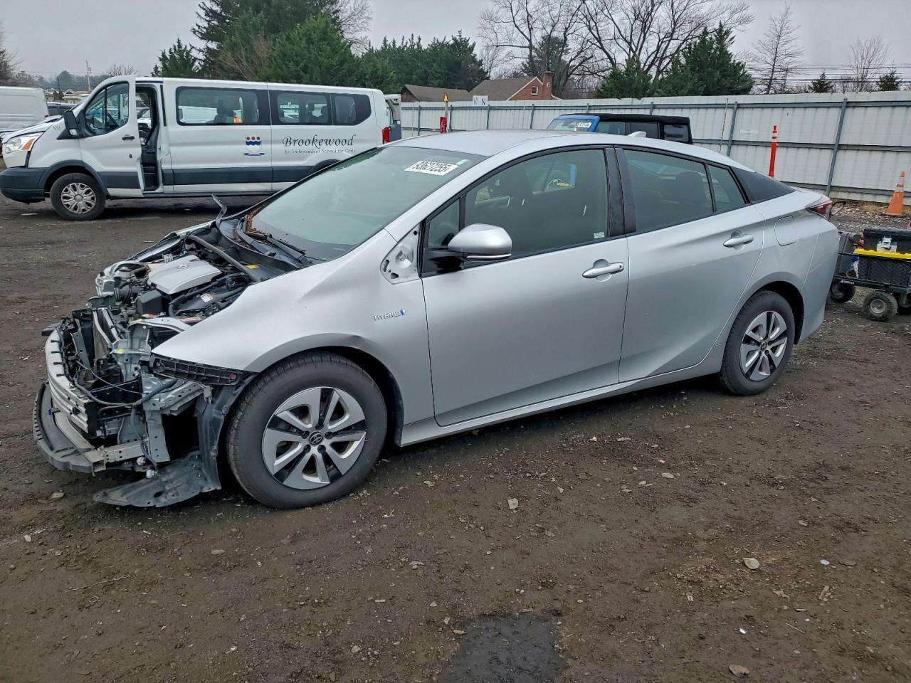 2016 TOYOTA PRIUS